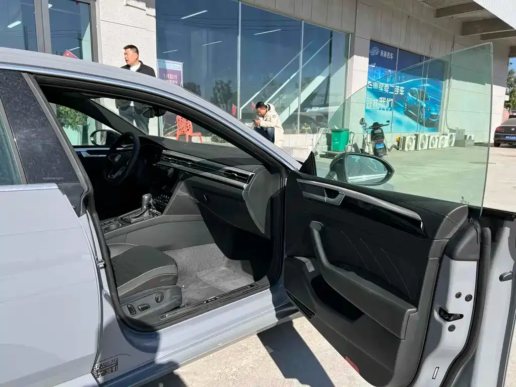 Volkswagen CC 2024 из CN, фото 7