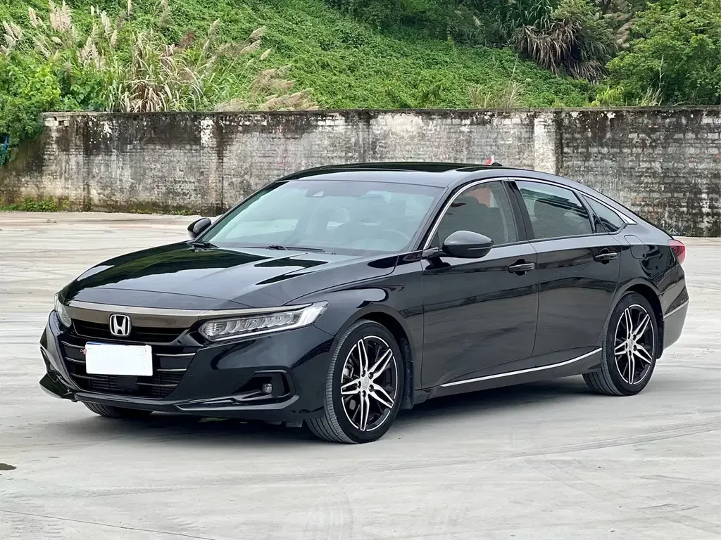 Honda Accord — фото 1