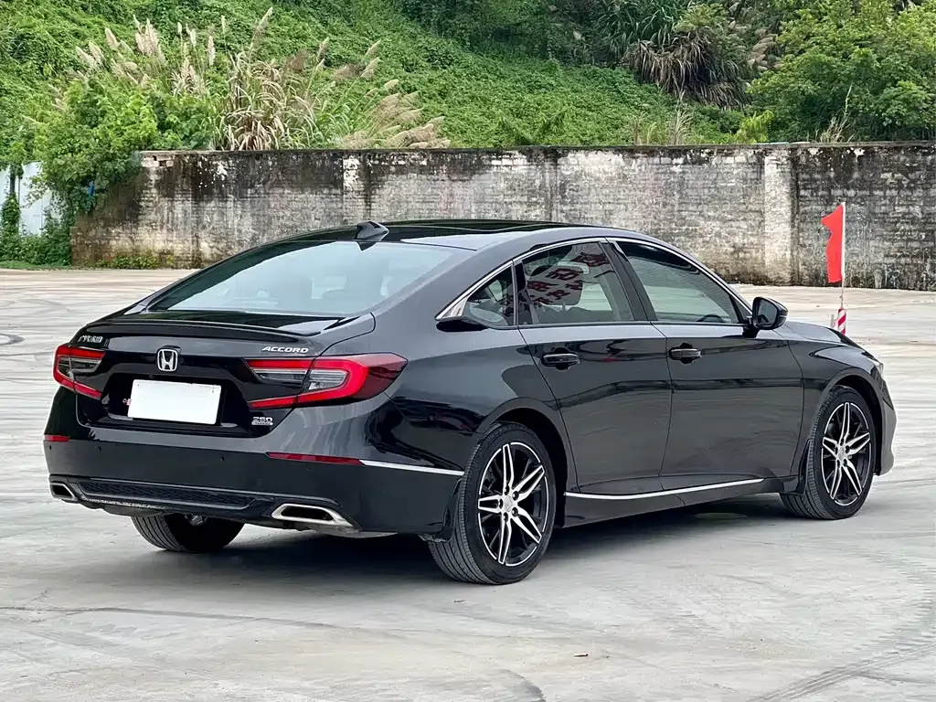 Honda Accord — фото 6