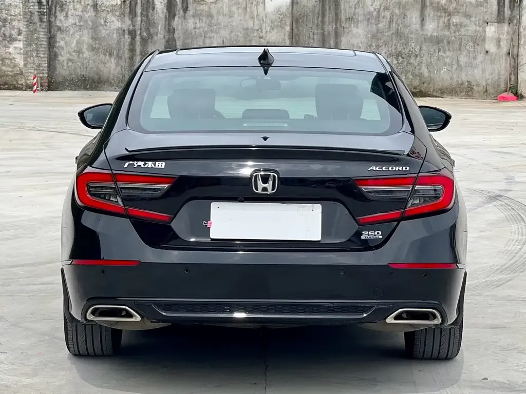 Honda Accord — фото 7