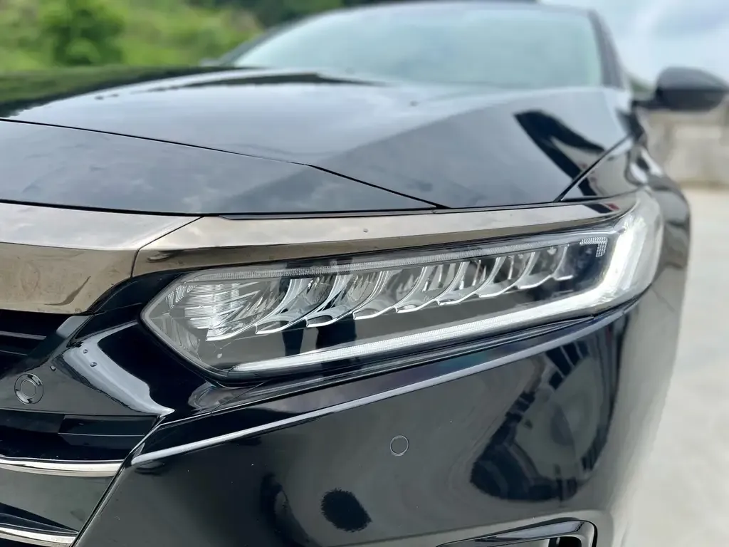 Honda Accord — фото 8