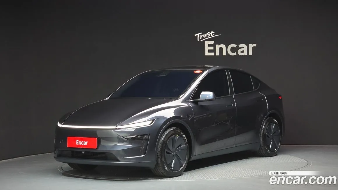 Tesla Model Y — фото 1