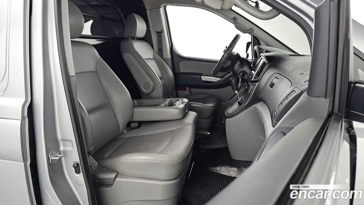 Hyundai Starex — фото 10