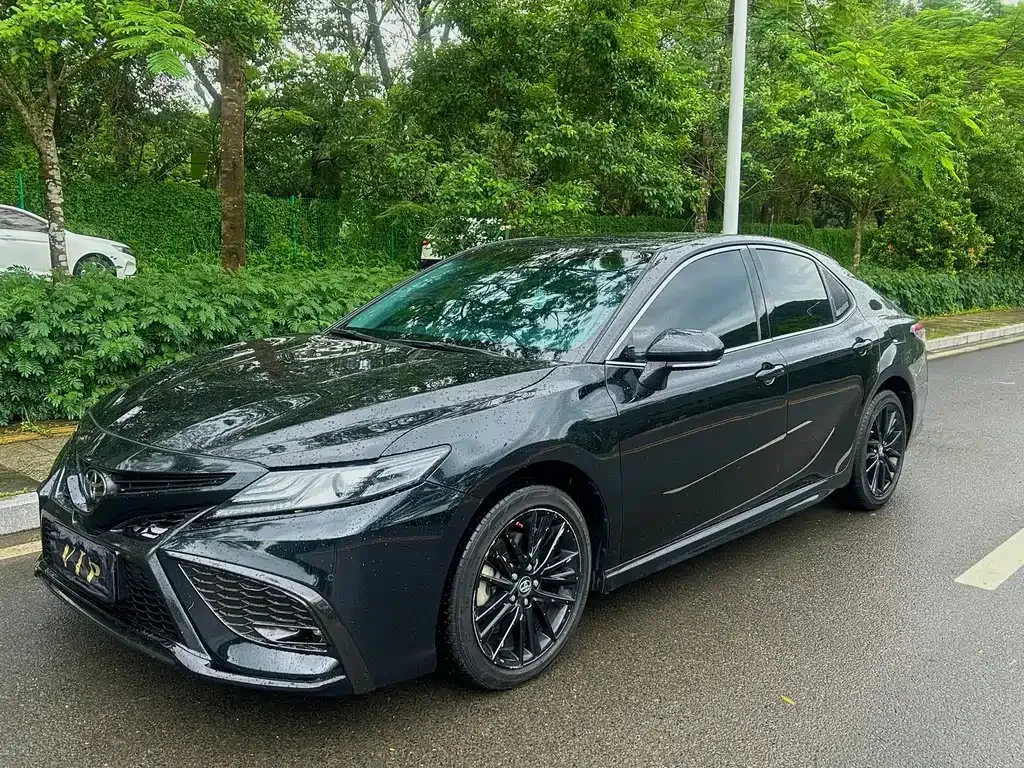 Toyota Camry 2023 из CN, фото 2