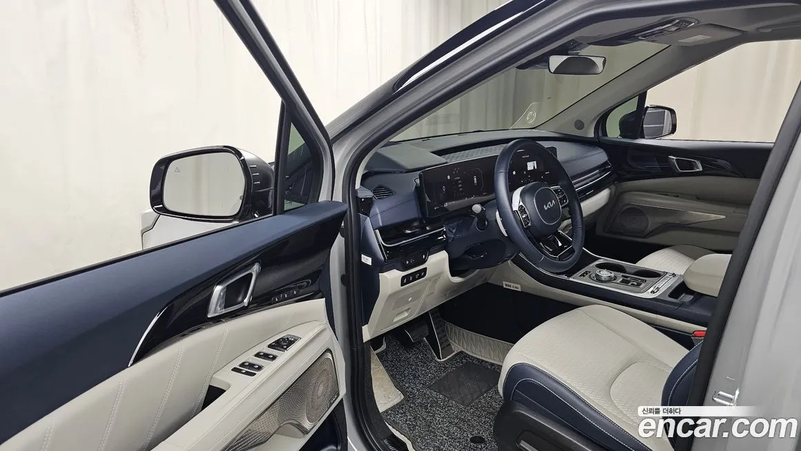 Kia Carnival — фото 10