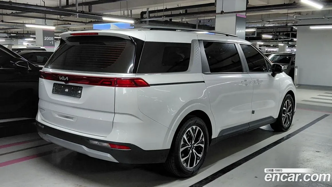 Kia Carnival — фото 3