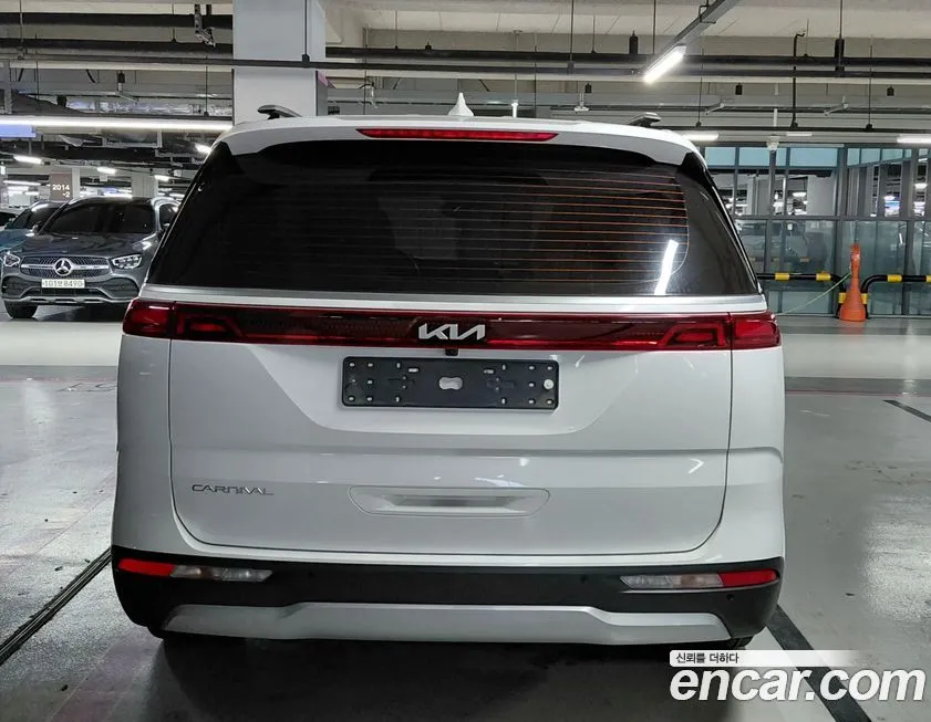 Kia Carnival — фото 4