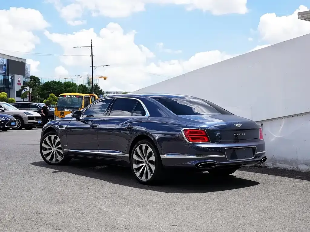 Bentley Flying Spur — фото 2