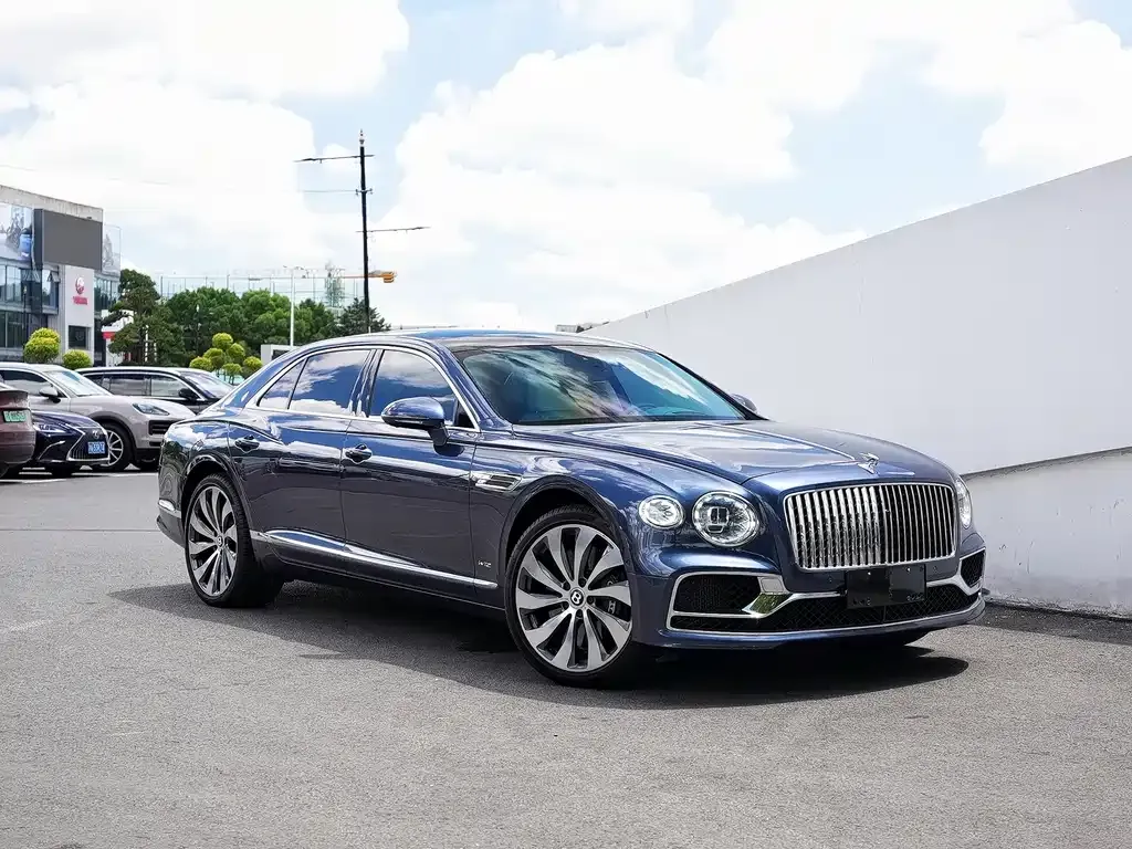 Bentley Flying Spur — фото 3