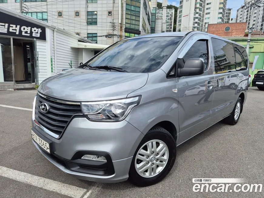 Hyundai Starex