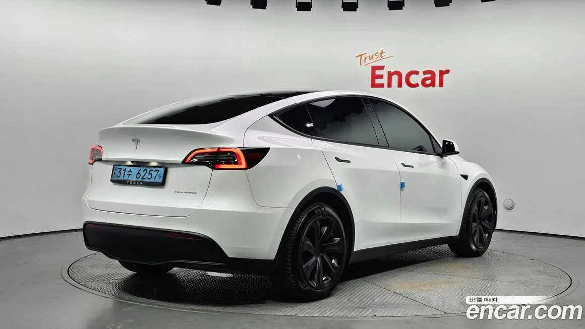 Tesla Model Y 2021 из KR, фото 2