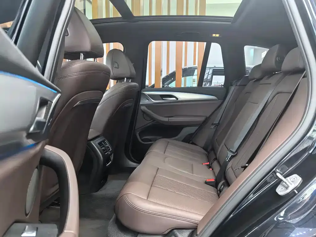 BMW iX3 2024 из CN, фото 6