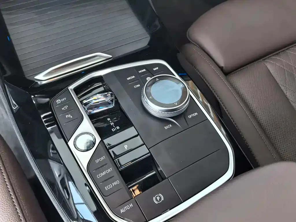 BMW iX3 2024 из CN, фото 7