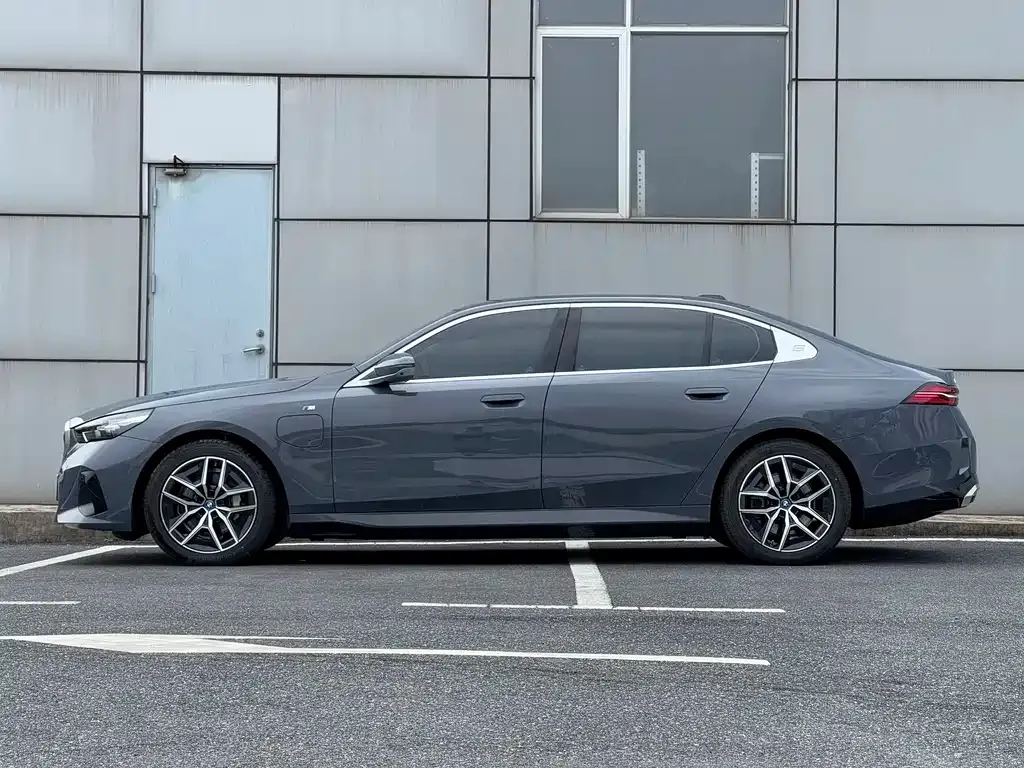 BMW i5 2024 из CN, фото 2