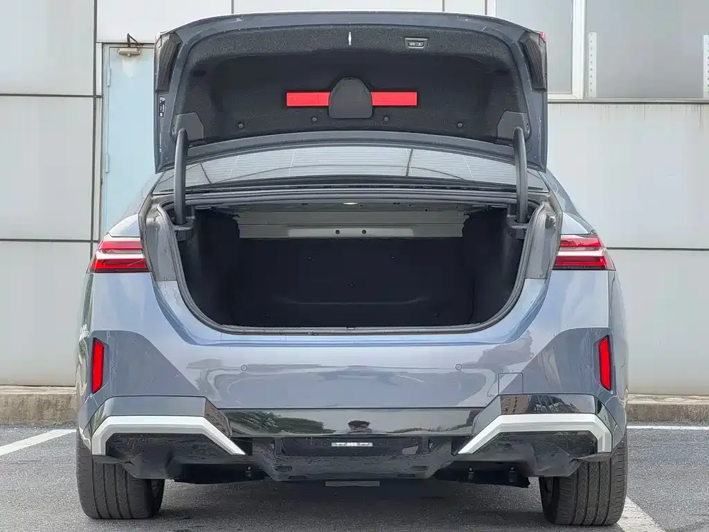 BMW i5 2024 из CN, фото 7