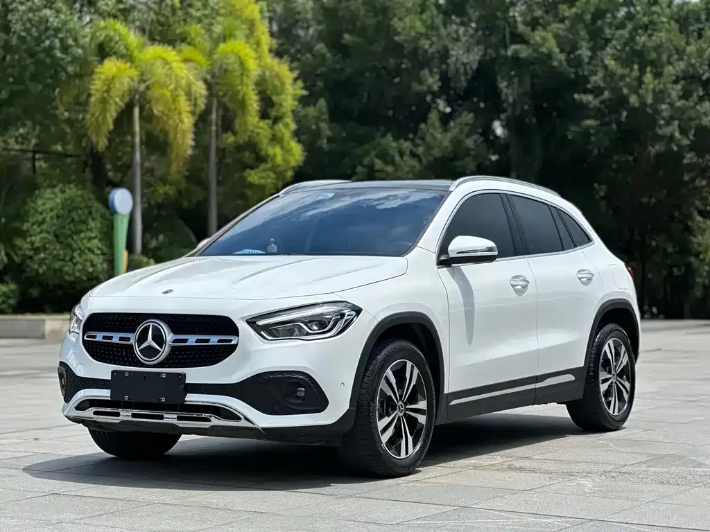 Mercedes-Benz GLA — фото 1