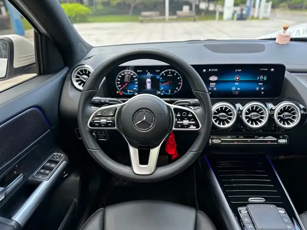 Mercedes-Benz GLA — фото 10