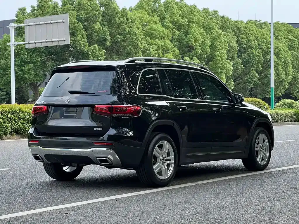 Mercedes-Benz GLB — фото 6