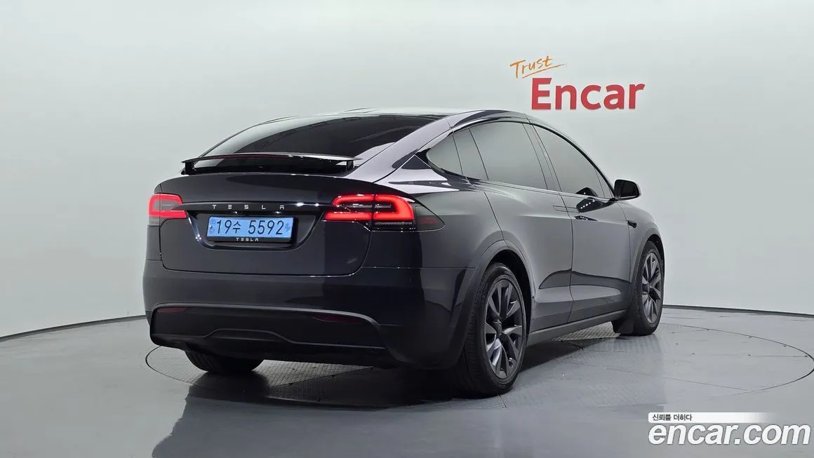 Tesla Model X 2024 из KR, фото 2