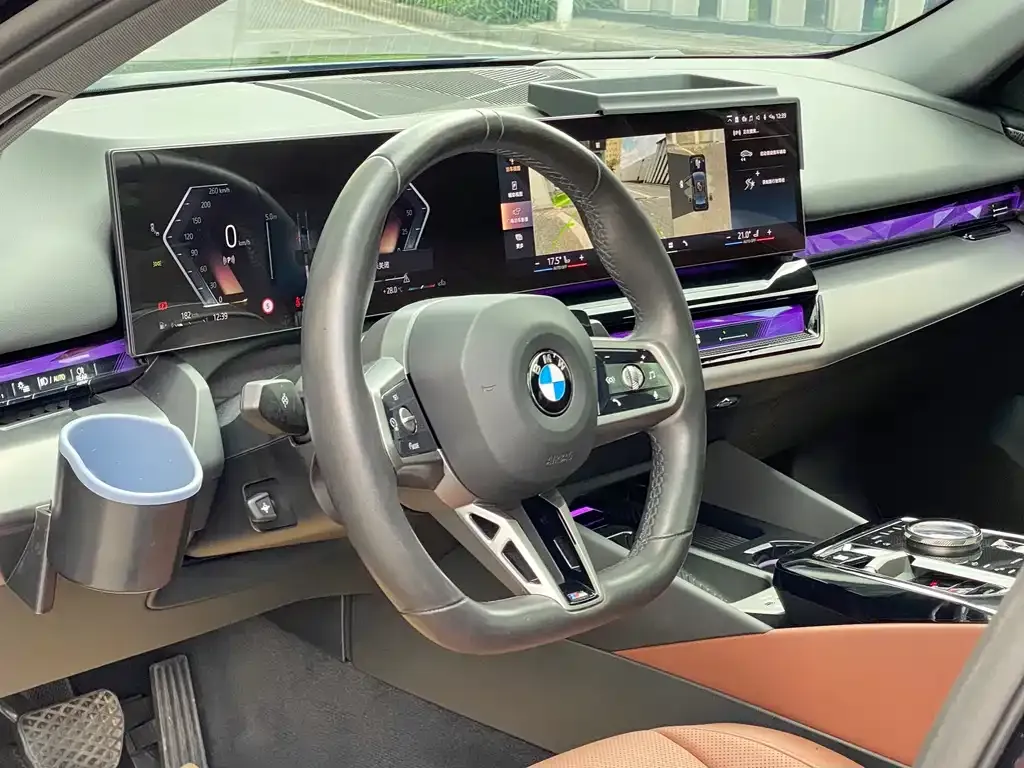 BMW 5 Series — фото 10
