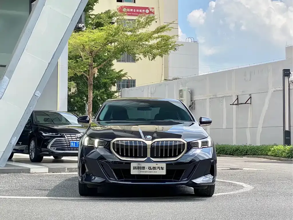BMW 5 Series — фото 3