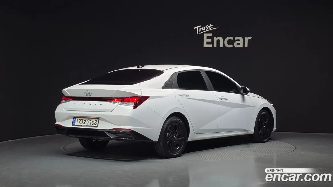 Hyundai AVANTE — фото 2