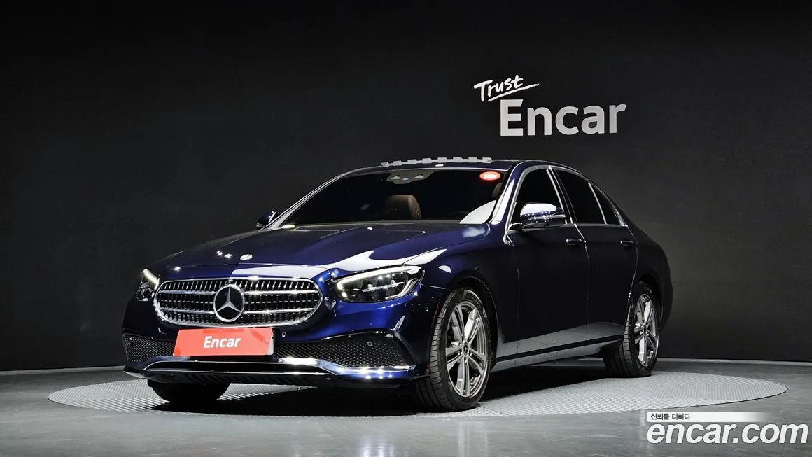 Mercedes-Benz E-Class — фото 1