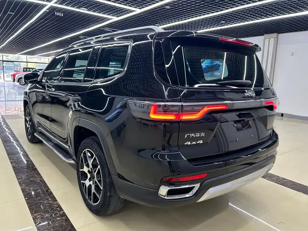 Jeep Grand Commander — фото 5