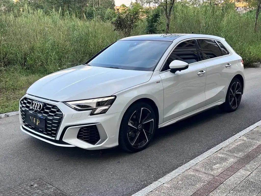 Audi A3 — фото 1