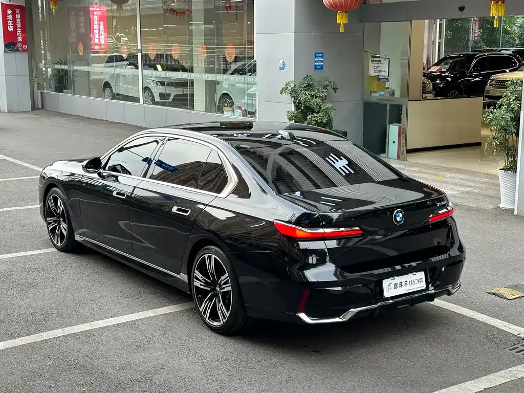 BMW 7 Series 2023 из CN, фото 3