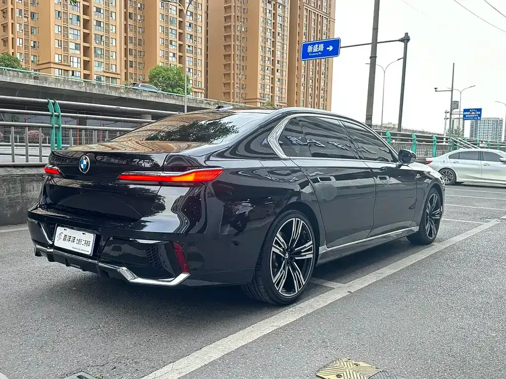 BMW 7 Series 2023 из CN, фото 6