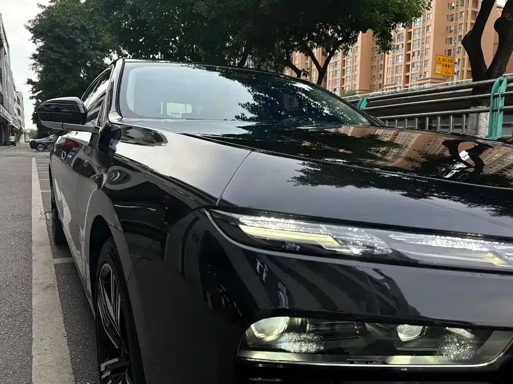 BMW 7 Series 2023 из CN, фото 8