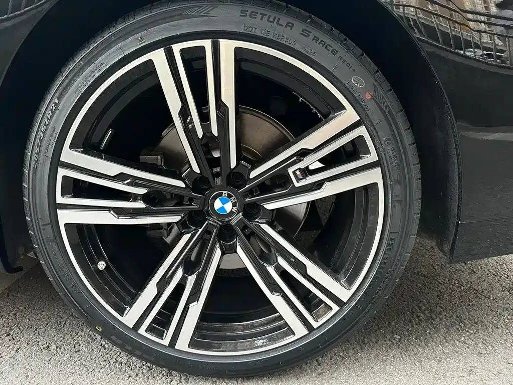 BMW 7 Series 2023 из CN, фото 9