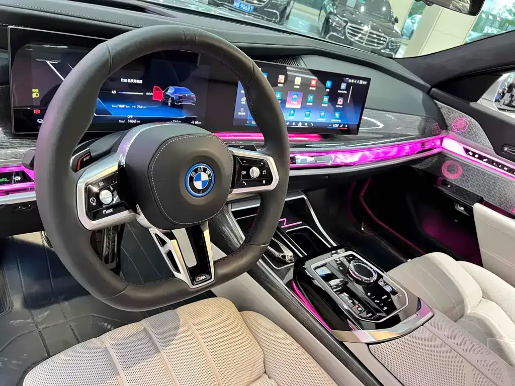 BMW i7 — фото 5