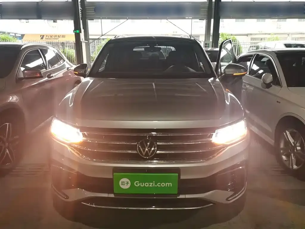 Volkswagen Tiguan L — фото 3