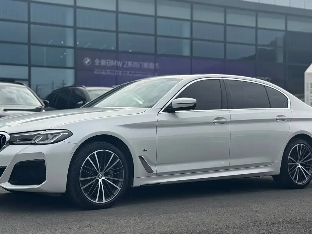 BMW 5 Series — фото 2