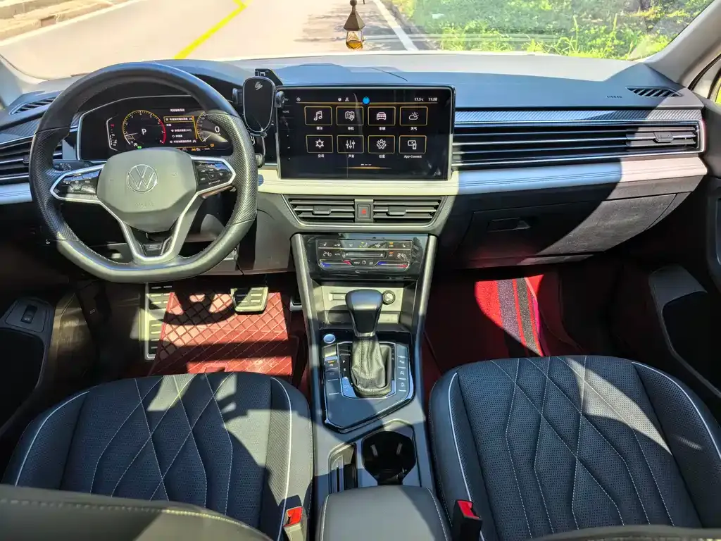 Volkswagen Tiguan L 2023 из CN, фото 10