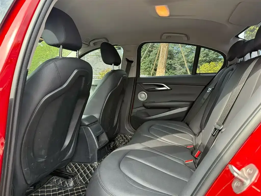 BMW 1 Series 2021 из CN, фото 10