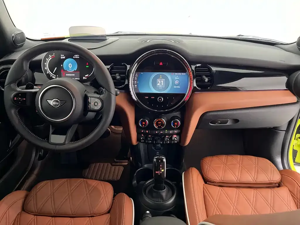 MINI Cooper (3-door) 2023 из CN, фото 3