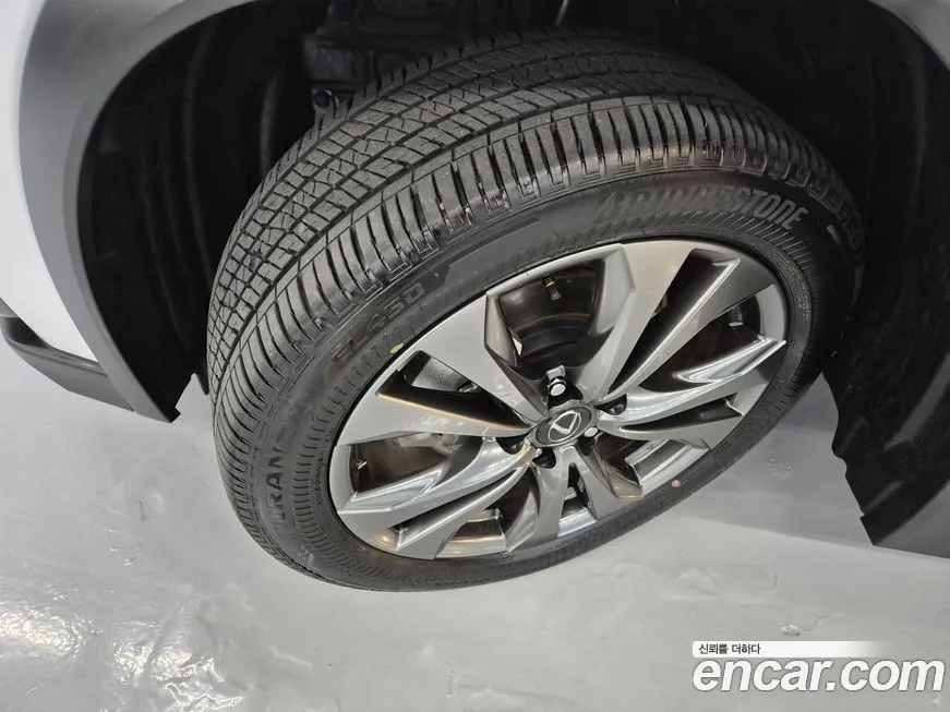 Lexus UX 2025 из KR, фото 5