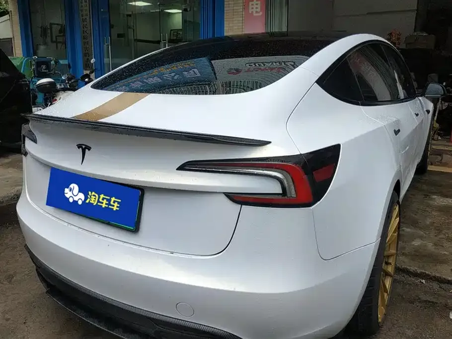 Tesla Model 3 — фото 3