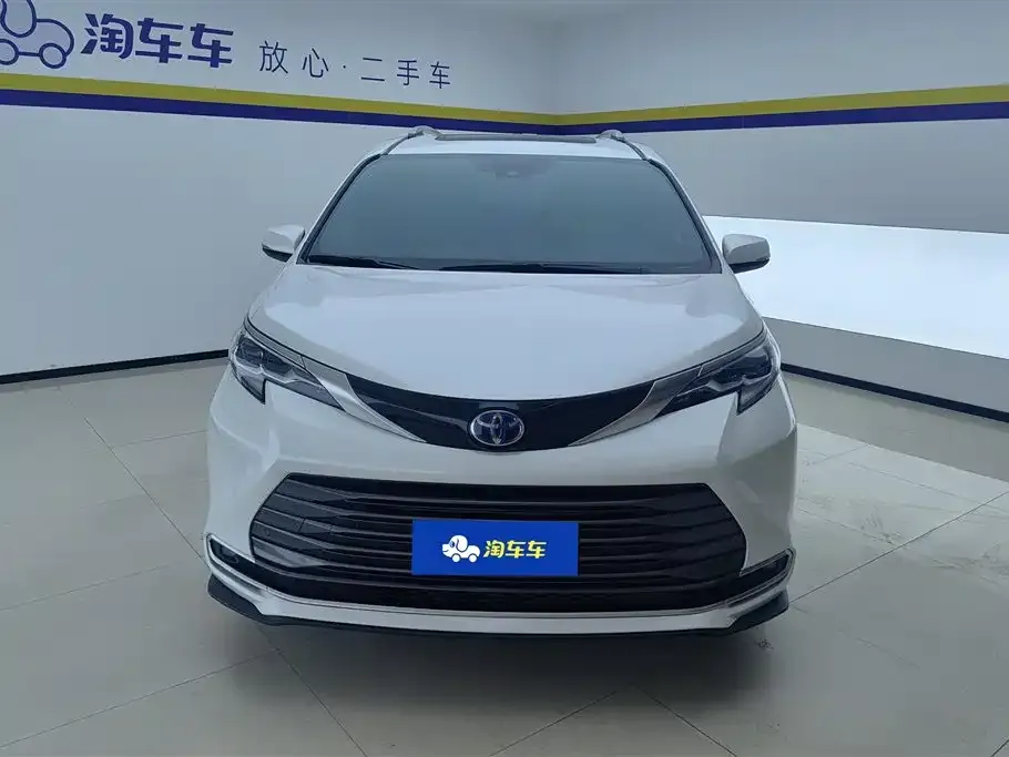 Toyota Sienna 2022 из CN, фото 2