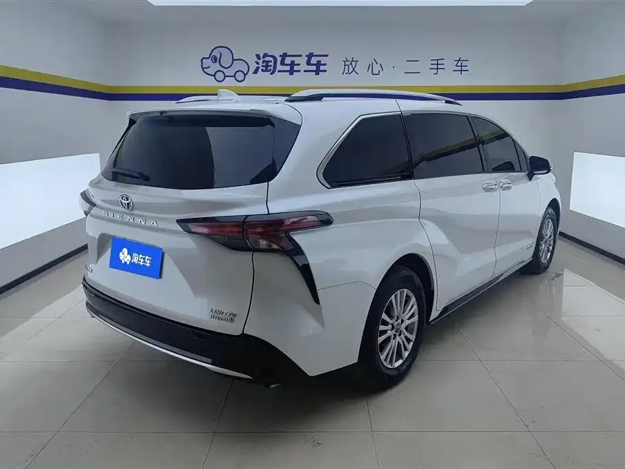 Toyota Sienna 2022 из CN, фото 3