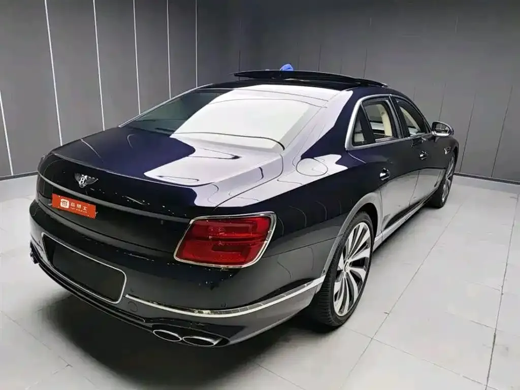 Bentley Flying Spur 2023 из CN, фото 2