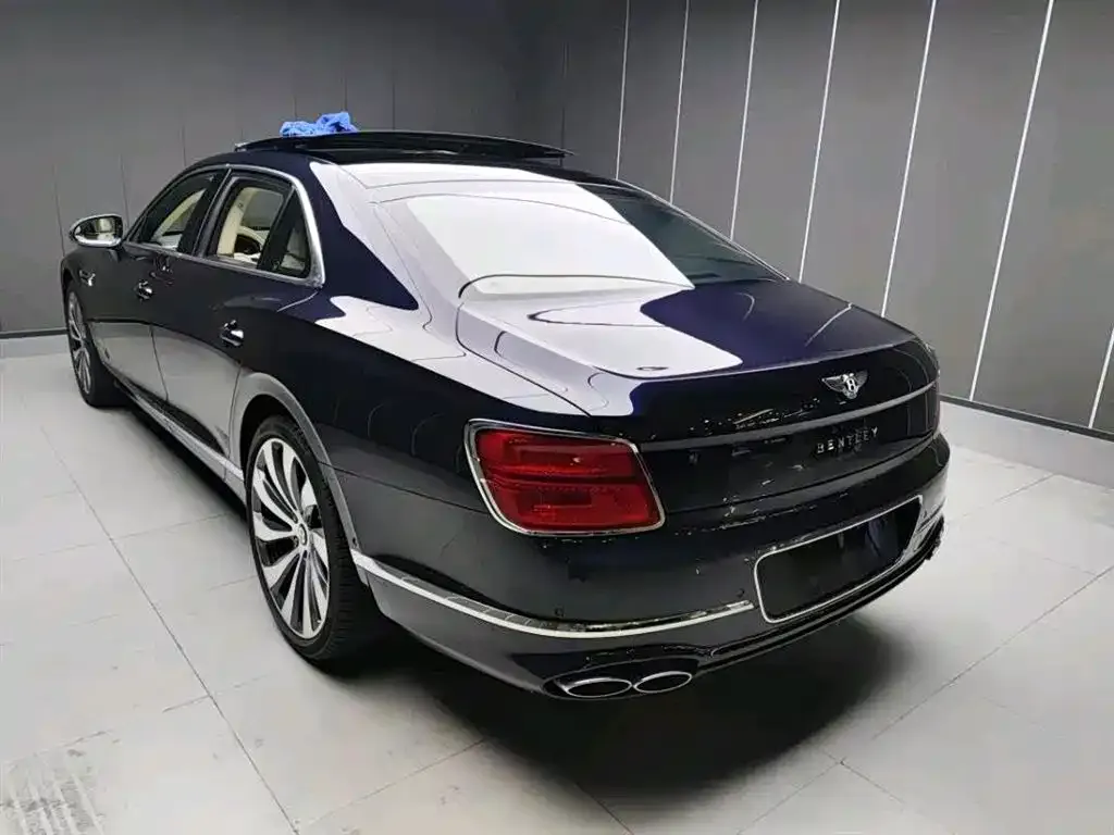 Bentley Flying Spur 2023 из CN, фото 3
