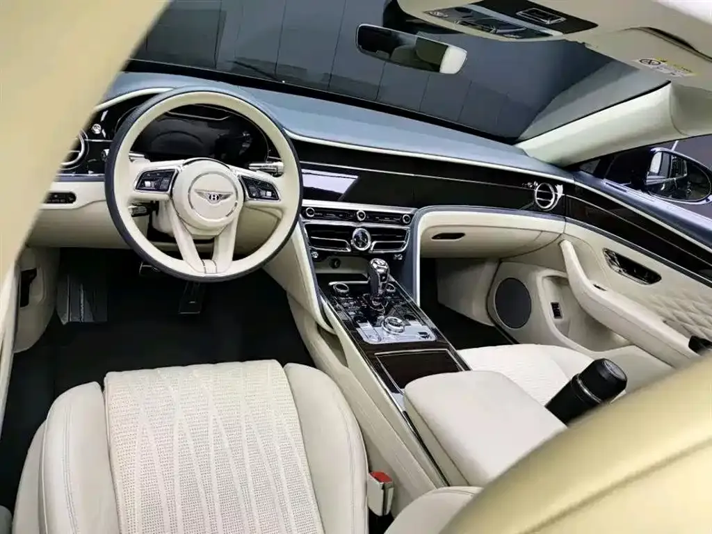 Bentley Flying Spur 2023 из CN, фото 4
