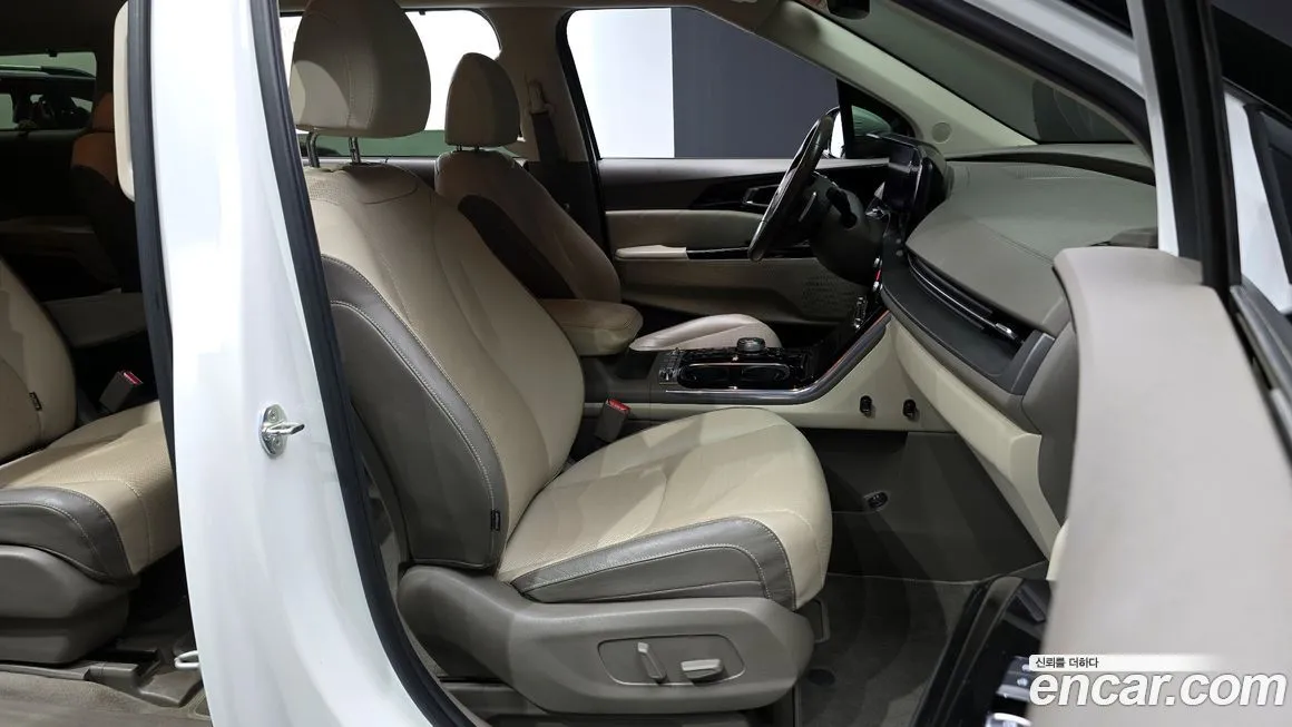 Kia Carnival — фото 10