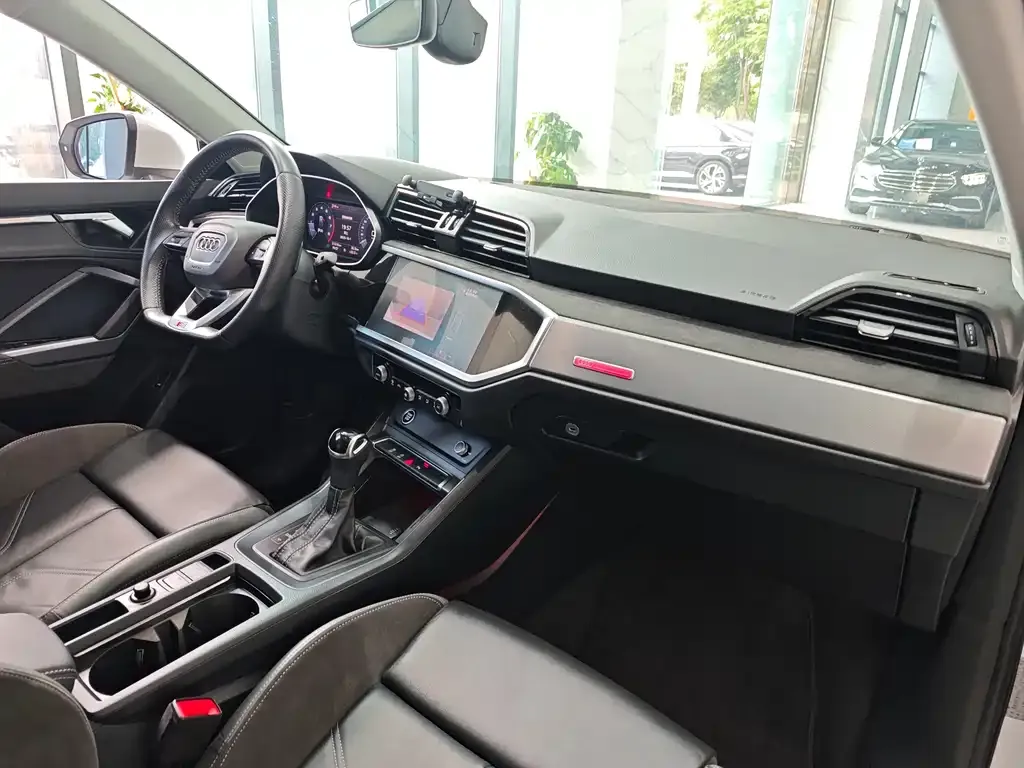 Audi Q3 Sportback 2021 из CN, фото 4