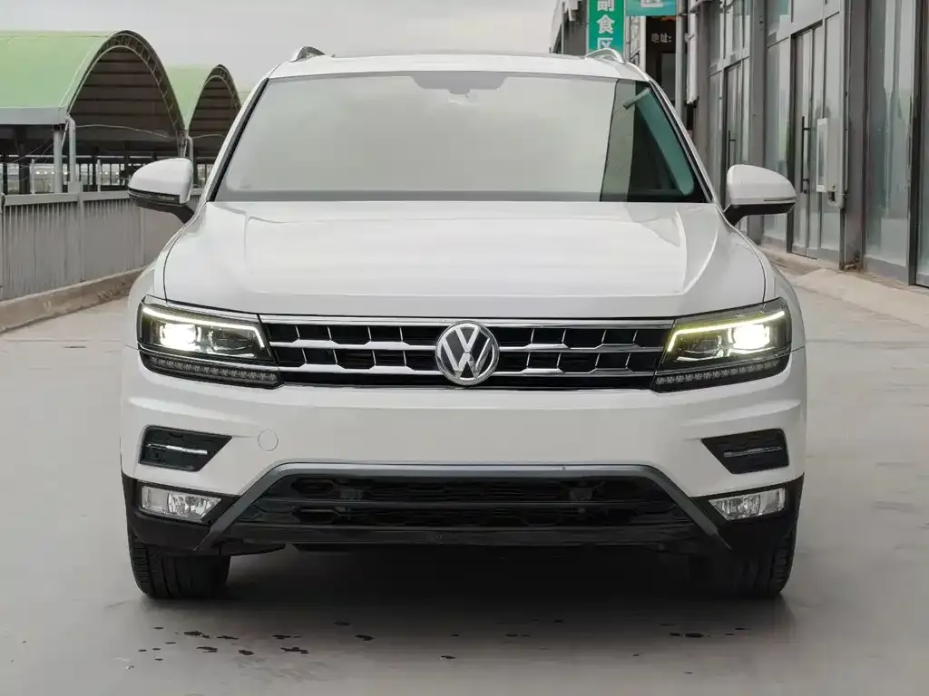 Volkswagen Tiguan L — фото 2