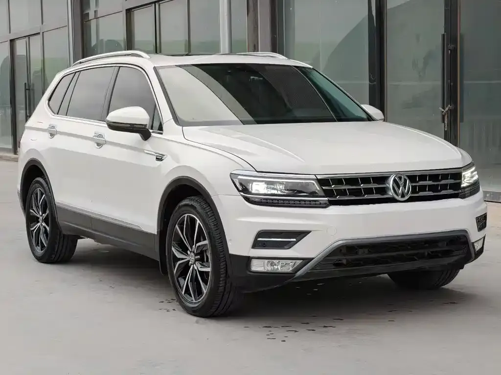 Volkswagen Tiguan L — фото 3